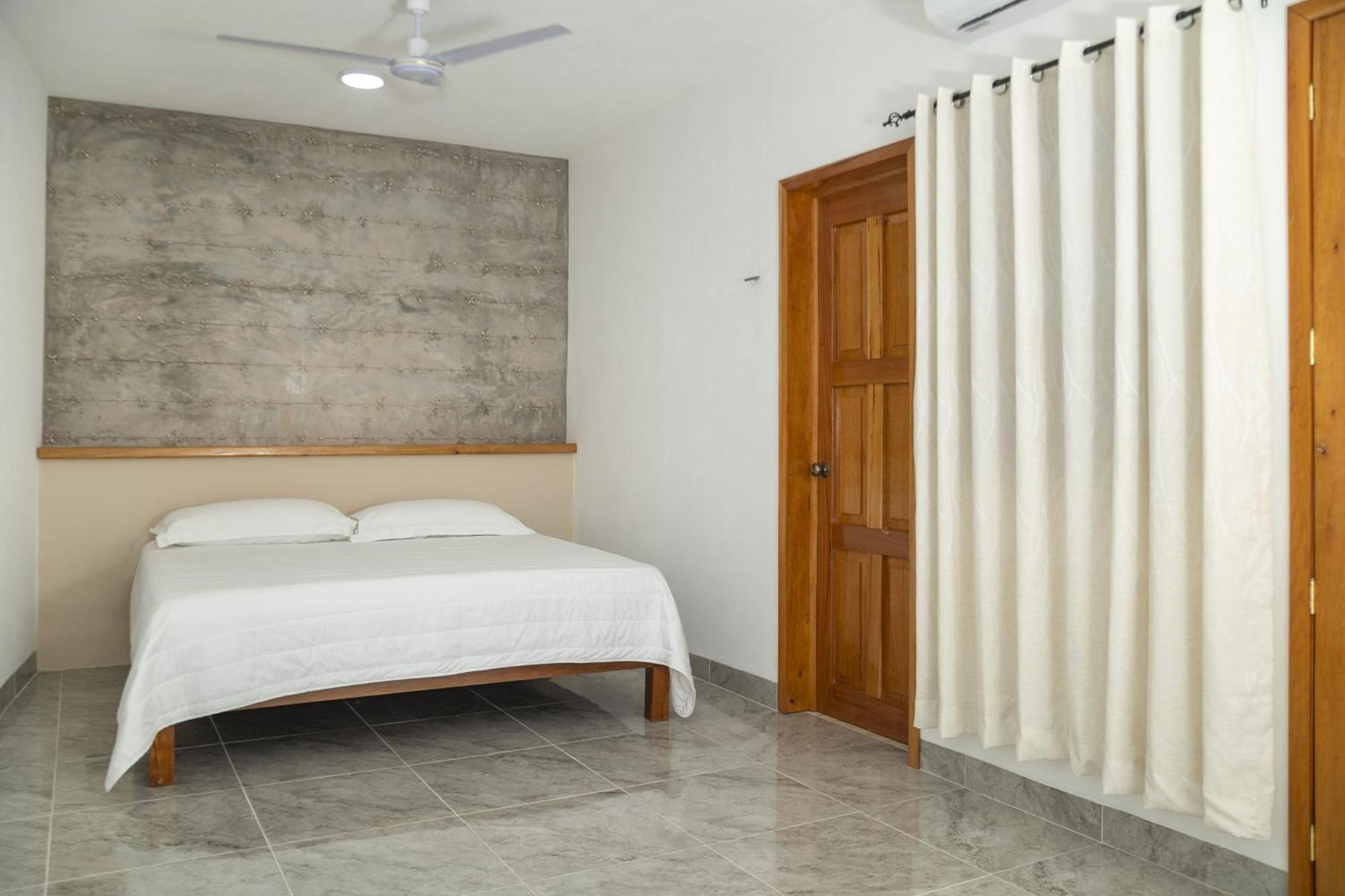 Casa Marco'S Hotel Valladolid  Bagian luar foto