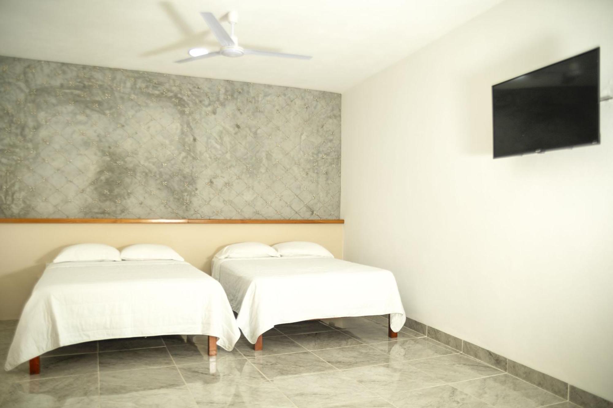 Casa Marco'S Hotel Valladolid  Bagian luar foto