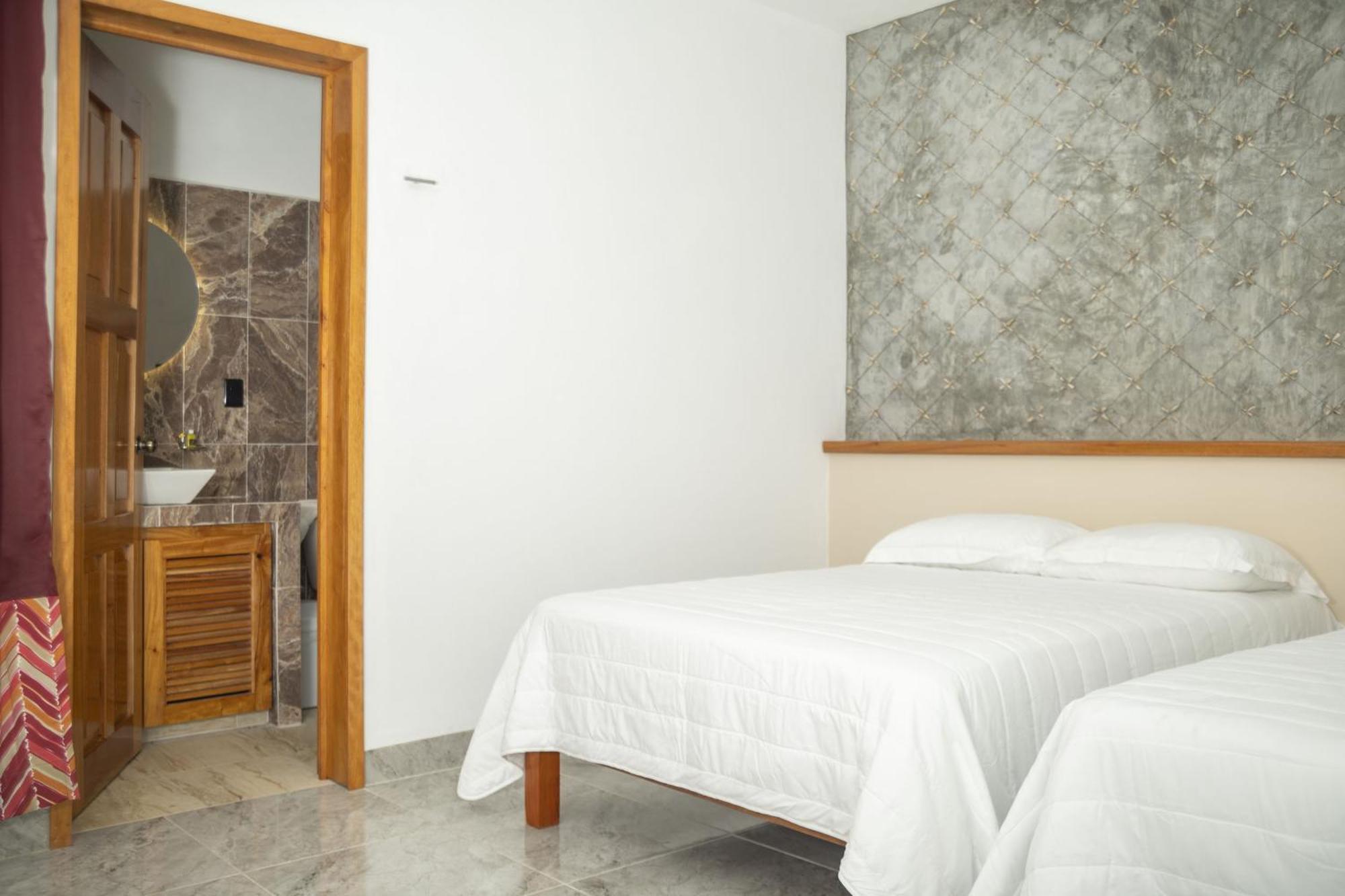 Casa Marco'S Hotel Valladolid  Bagian luar foto